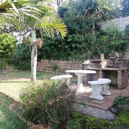Dolphin Point B&B Дурбан Экстерьер фото